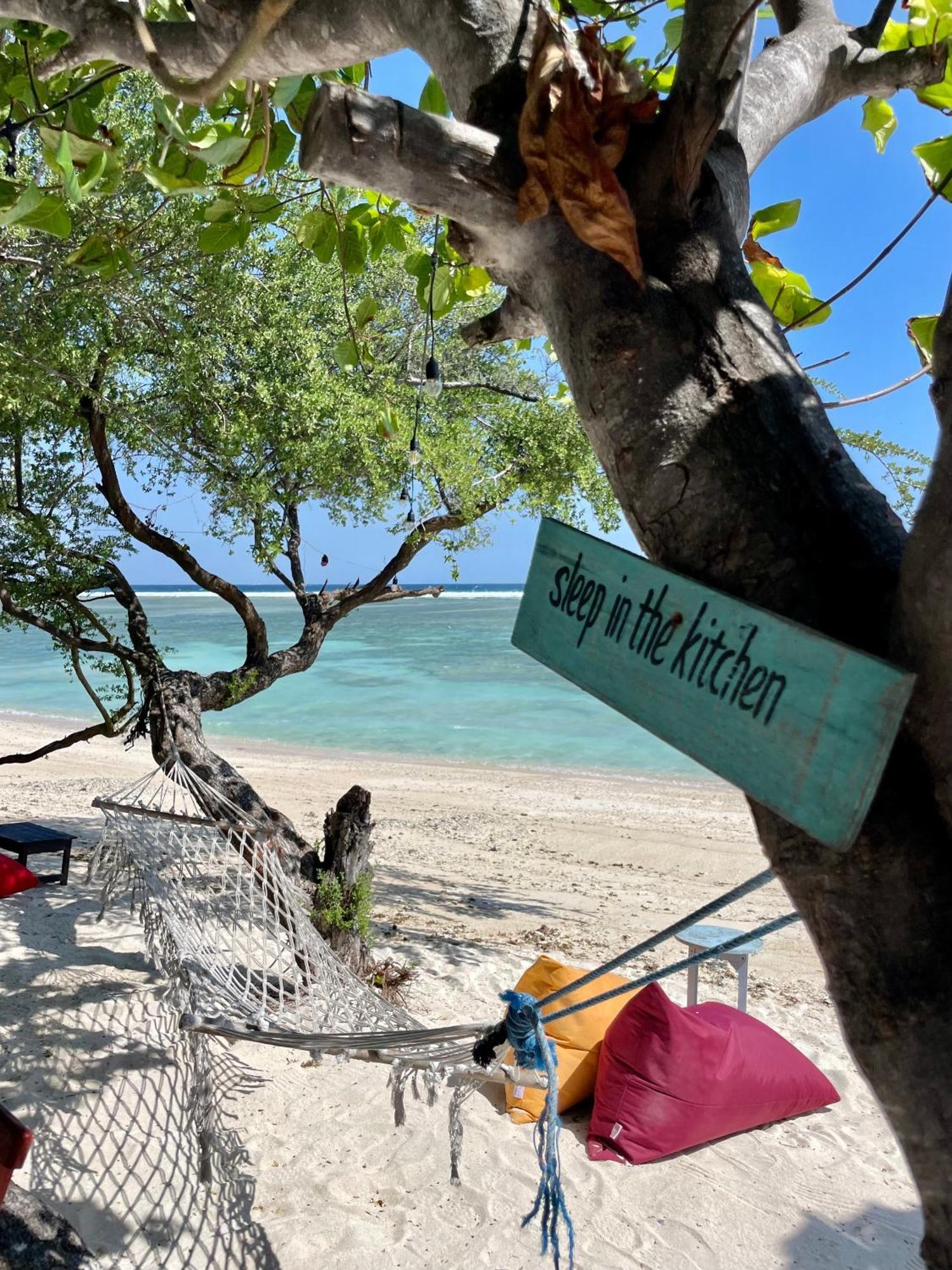 The Exile Sunsetpoint Hotel Gili Trawangan Exterior photo