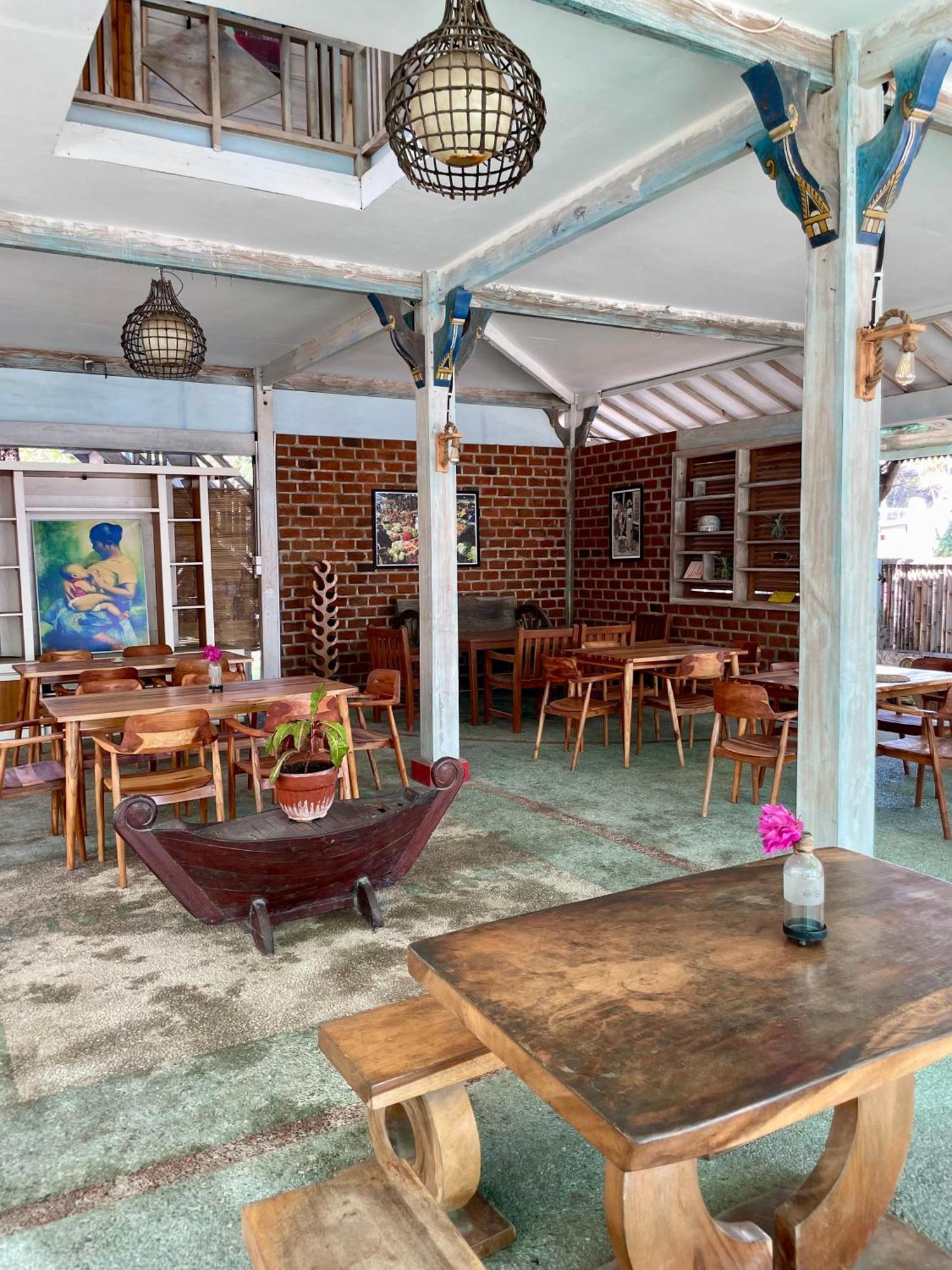 The Exile Sunsetpoint Hotel Gili Trawangan Exterior photo